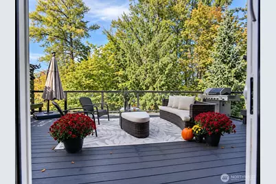 1965 16th Court NE, Issaquah, WA 98029 - Photo 8