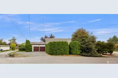 1801 12th Street, Anacortes, WA 98221 - Photo 2
