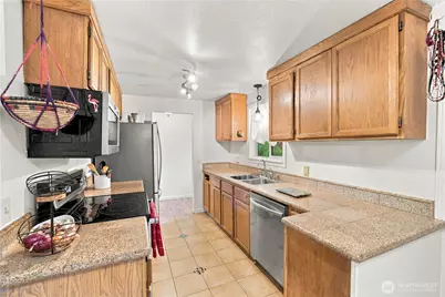 15403 Corliss Place N, Shoreline, WA 98133 - Photo 6