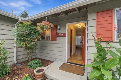 15403 Corliss Place N, Shoreline, WA 98133 - Photo 2