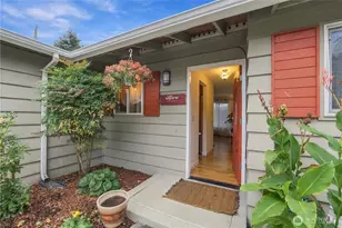 15403 Corliss Pl N, Shoreline, WA 98133 - Photo 2