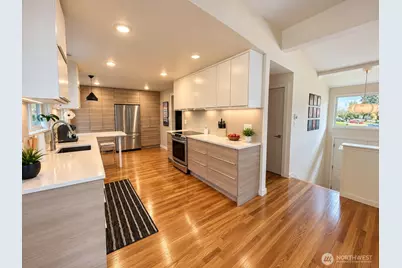 401 109th Avenue SE, Bellevue, WA 98004 - Photo 4