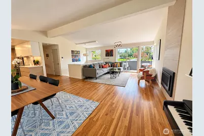 401 109th Avenue SE, Bellevue, WA 98004 - Photo 2