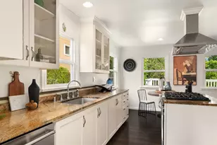 11020 SE 64th St, Bellevue, WA 98006 - Photo 10