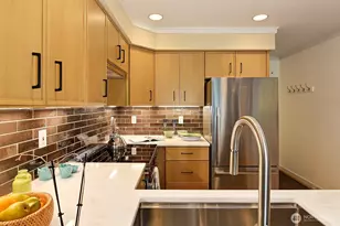 2502 N 50th St, Seattle, WA 98103 - Photo 8