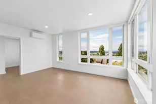 5819 Phinney Ave N, Seattle, WA 98103 - Photo 14