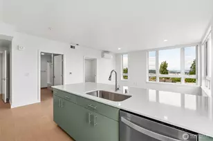 5819 Phinney Ave N, Seattle, WA 98103 - Photo 10