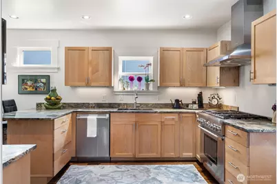 1405 N 41st Street, Seattle, WA 98103 - Photo 4