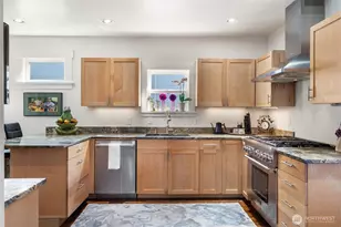 1405 N 41st St, Seattle, WA 98103 - Photo 4