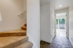 912 NW 85th St, Seattle, WA 98117 - Photo 14