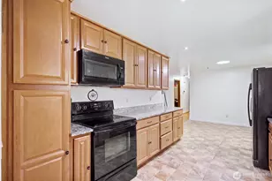 9207 Yakima Ave S, Tacoma, WA 98444 - Photo 12
