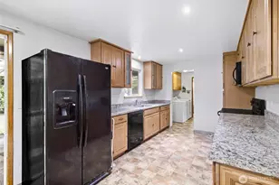 9207 Yakima Ave S, Tacoma, WA 98444 - Photo 10