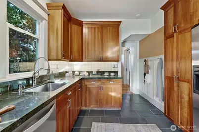 5507 12th Avenue NE, Seattle, WA 98105 - Photo 10