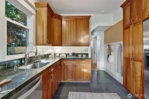 5507 12th Ave NE, Seattle, WA 98105 - Photo 10