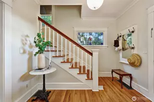 5507 12th Ave NE, Seattle, WA 98105 - Photo 2