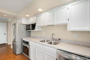 317 Kennebeck Ave S, Kent, WA 98030 - Photo 12