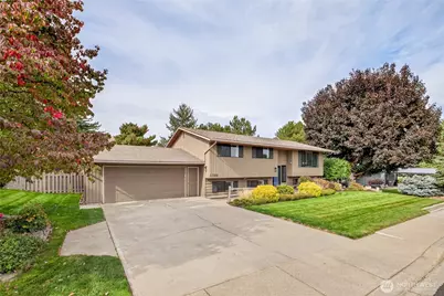 1308 Wedgewood Avenue, Wenatchee, WA 98801 - Photo 2