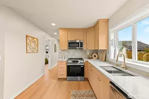 935 NW 61st St, Seattle, WA 98107 - Photo 10