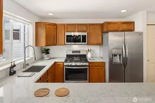 8521 Interlake Ave N, Seattle, WA 98103 - Photo 10