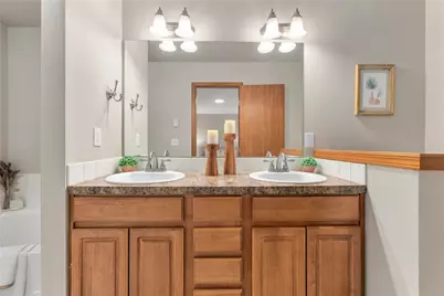 242 Riggs Drive E, Enumclaw, WA 98022 - Photo 16