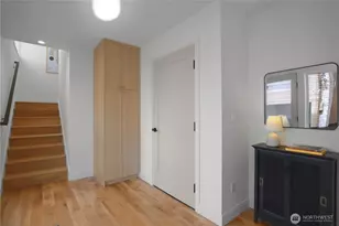 721 N 45th St, Seattle, WA 98103 - Photo 2