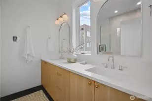 721 N 45th St, Seattle, WA 98103 - Photo 14