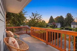 10032 11th Ave SW, Seattle, WA 98146 - Photo 2
