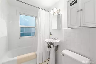 6251 37th Avenue NE, Seattle, WA 98115 - Photo 14