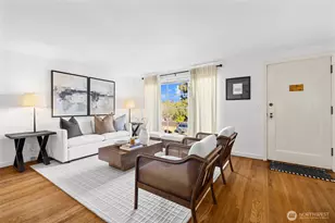 6251 37th Ave NE, Seattle, WA 98115 - Photo 2