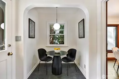 413 Lynn Street, Seattle, WA 98109 - Photo 14