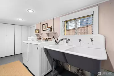 1824 8th Avenue W, Seattle, WA 98119 - Photo 28