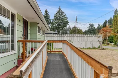 630 N Constitution Avenue, Bremerton, WA 98312 - Photo 4