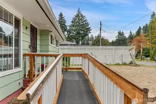 630 N Constitution Ave, Bremerton, WA 98312 - Photo 4