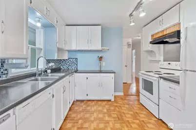 630 N Constitution Avenue, Bremerton, WA 98312 - Photo 12