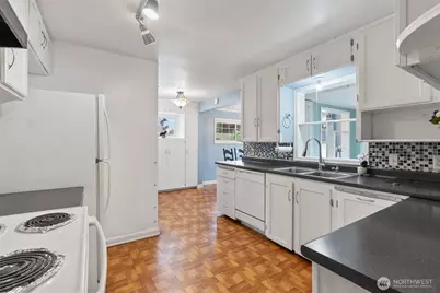 630 N Constitution Avenue, Bremerton, WA 98312 - Photo 22