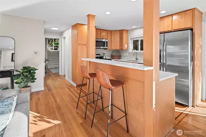 6302 37th Avenue SW, Seattle, WA 98126 - Photo 8