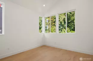 2454 55th Ave SW, Seattle, WA 98116 - Photo 8