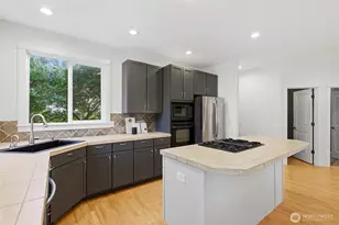 2445 W 10th St, Washougal, WA 98671 - Photo 18