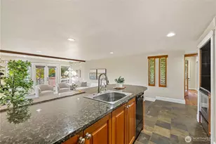 8619 NE 24th St, Clyde Hill, WA 98004 - Photo 28