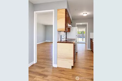 221 Loring Drive, Moses Lake, WA 98837 - Photo 6