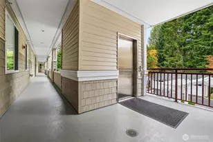 1805 134th Ave SE, Bellevue, WA 98005 - Photo 4