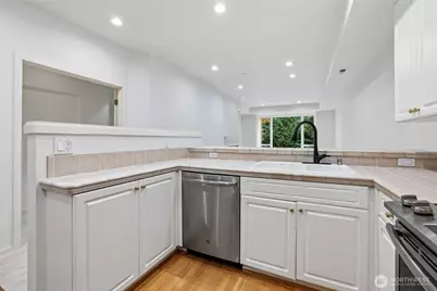 1805 134th Avenue SE #19, Bellevue, WA 98005 - Photo 12