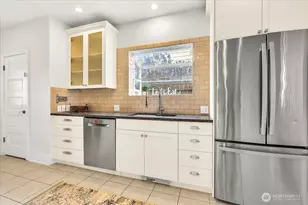 4049 40th Ave SW, Seattle, WA 98116 - Photo 18