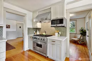919 N 76th St, Seattle, WA 98103 - Photo 12