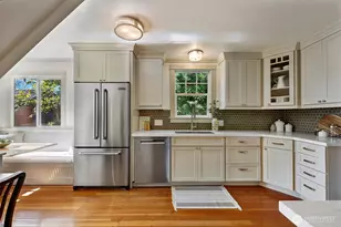 919 N 76th St, Seattle, WA 98103 - Photo 8