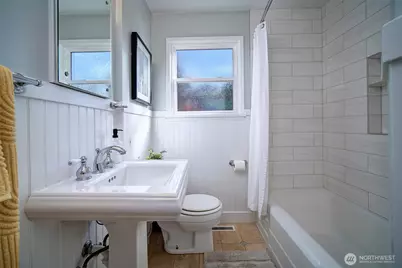 9512 40th Avenue NE, Seattle, WA 98115 - Photo 10