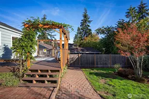 9512 40th Ave NE, Seattle, WA 98115 - Photo 14