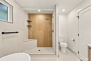 11224 35th Ave SW, Seattle, WA 98146 - Photo 16