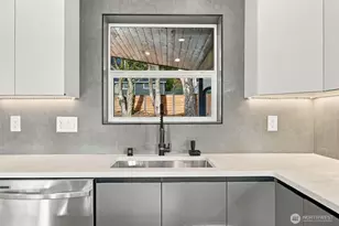 11224 35th Ave SW, Seattle, WA 98146 - Photo 10