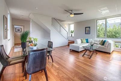 7531 Brooklyn Avenue NE, Seattle, WA 98115 - Photo 4